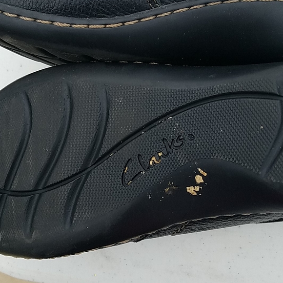 Shoes - Picture 6 of 9